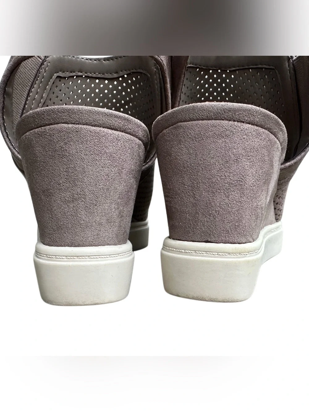Sonoma Goods For Life Gray Taupe Perforated Peep Toe Wedge Sandals Women’s 6